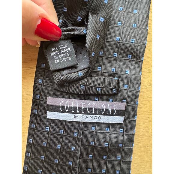 Collections by TANGO All Silk Hand Made Black/Blue Men's Neck Tie - Picture 2 of 3